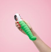 1000x715_product_media_17001-18000_Patchy_Paul_Handshot_Fresh_Green_1-j