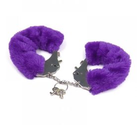 naruchniki-metallicheskie-roomfun-s-tolstym-fioletovym-mekhom-furry-cuffs-14329174942611_-35d74c418f