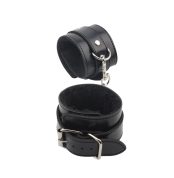 naruchnikichisa-behaveluxuryfetishobeymeleatherhandcuffs-18076439518133_-9f3fa05ac4