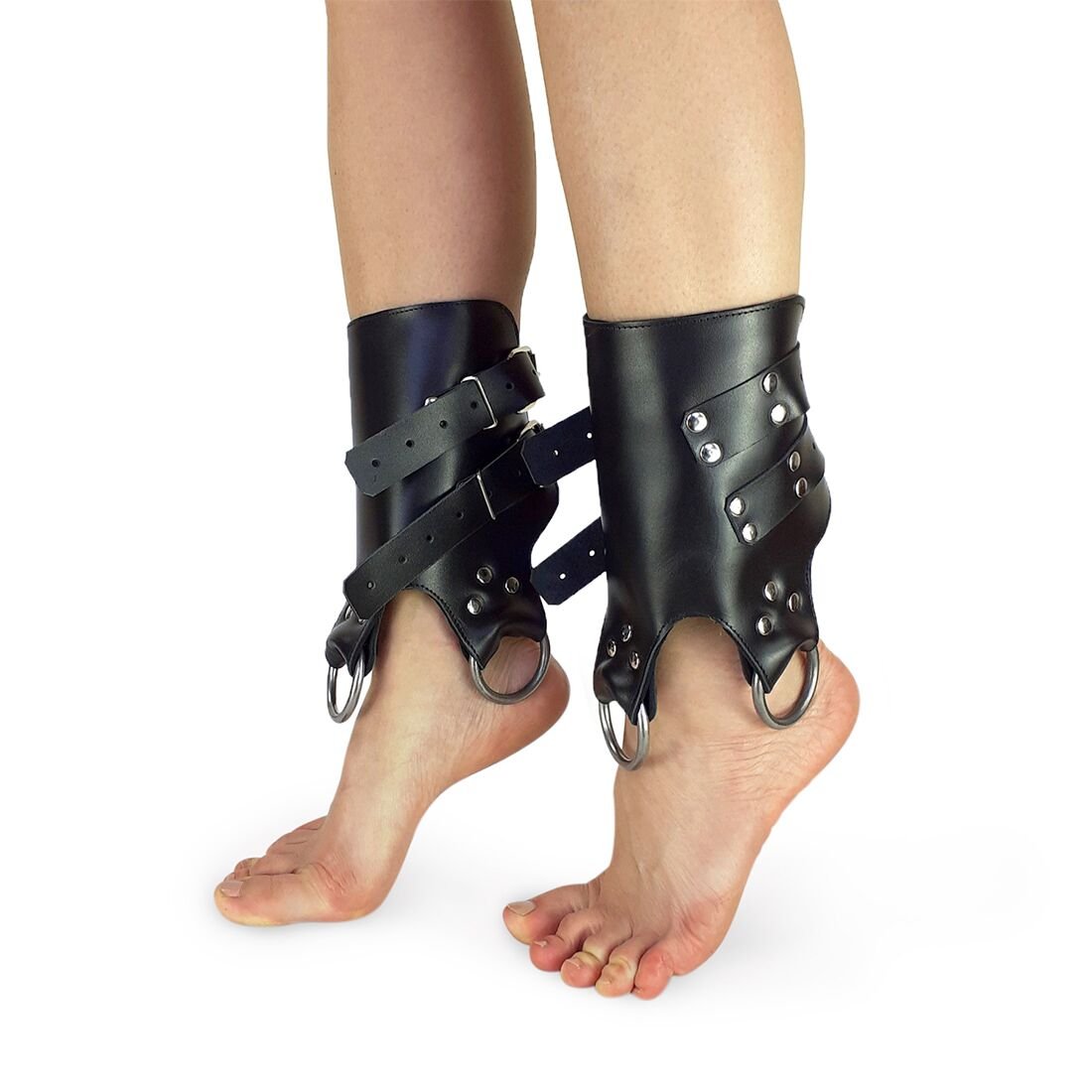 Поножі-манжети для підвісу за ноги Art of Sex – Leg Cuffs For Suspension, чорні, натуральна шкіра Поножі-манжети для підвісу за ноги Art of Sex – Leg Cuffs For Suspension, чорні, натуральна шкіра