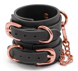 naruchniki-ns-novelties-bondage-couture-wrist-cuffs-black-15248089930702_-d2d528bd9a