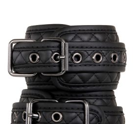 okovy-dream-toys-blaze-ankle-cuff-diamond-black-64667384851170_-cf1c7090a4