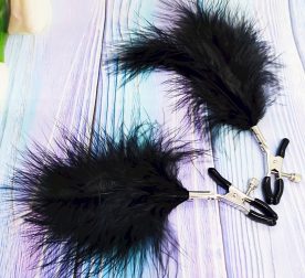 zazhymy-na-sosky-ds-fetish-nipple-clamps-metal-feather-black-68621475593647_-d09dc40513