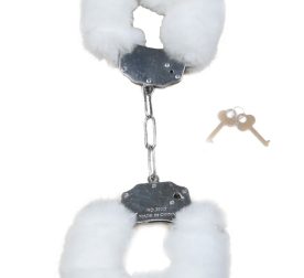 naruchnyky-belyi-metall-s-mekhom-plush-handcuffs-47884767330102_-dcbd9e610c