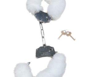 naruchnyky-belyi-metall-s-mekhom-plush-handcuffs-74313440493417_-764346e8e9