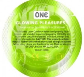 prezervatyv-one-glowiing-pleasures-svetytsia-v-temnote-35182414983060_-615f31c5bf