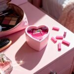 Масажна свічка з ароматом жуйки Candy Bubble Gum у формі серця, 70 мл